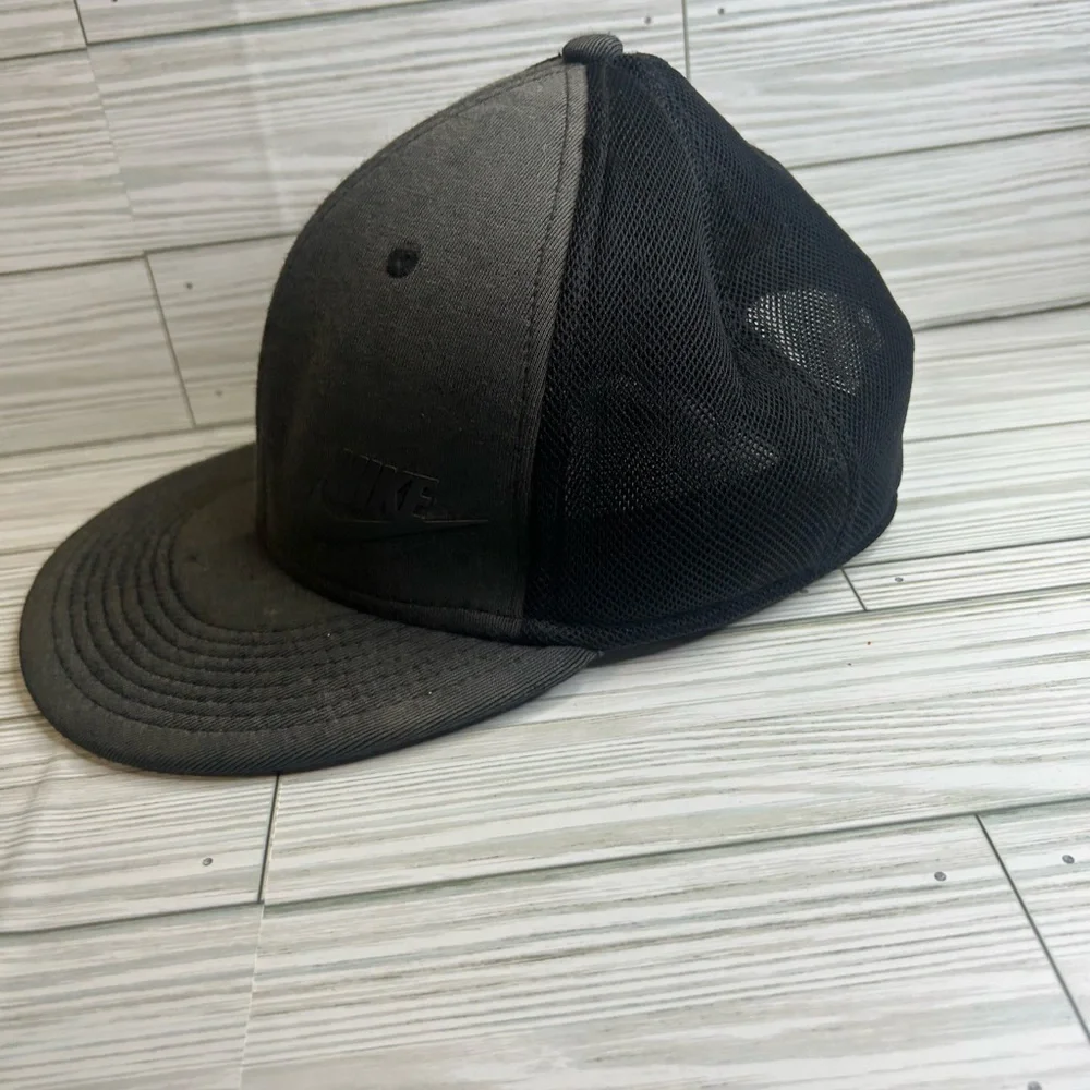 Nike charcoal black